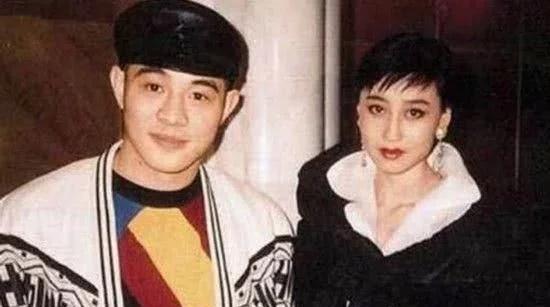 冯小刚白斑_明星病痛_女明星生理缺陷